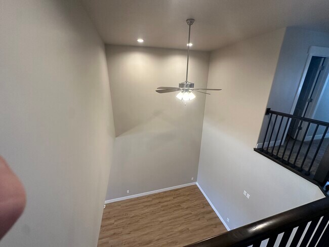 Building Photo - 1607 Stark Dr