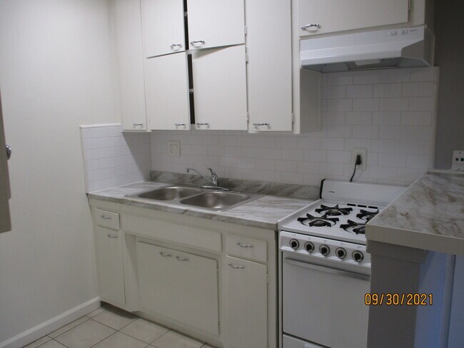 Building Photo - 3227 Altura Ave