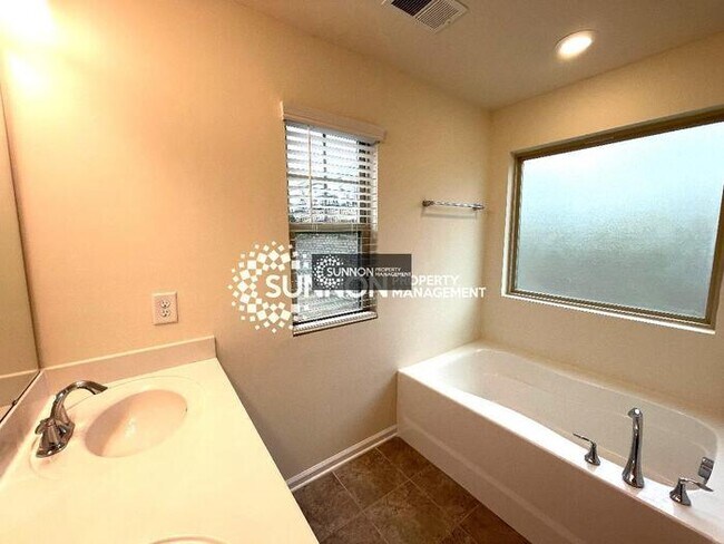 Building Photo - End Unit 3 BR 2.5 BA w/ Garage