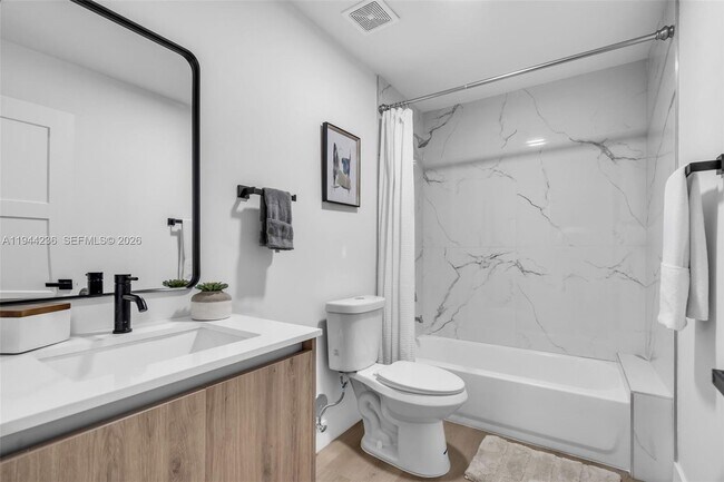 Building Photo - 3728 NW 19th Ave