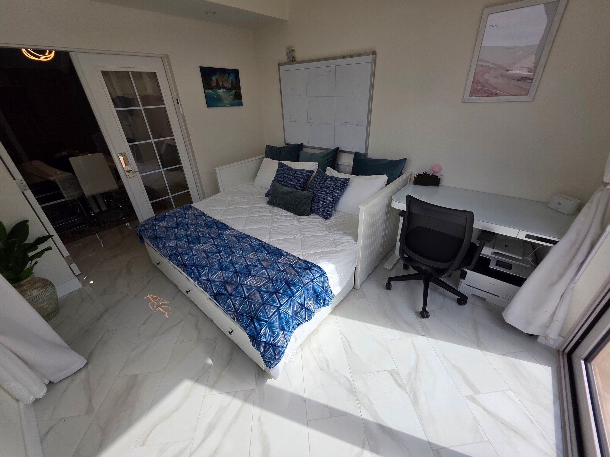 Building Photo - 6097 Charae St