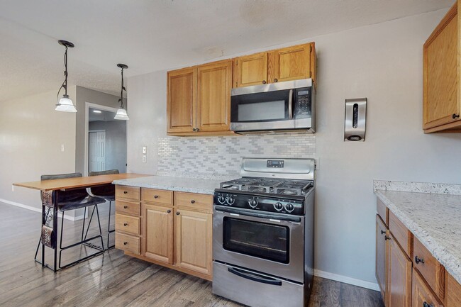 Building Photo - 2830 Floral Rd NW