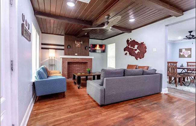 Building Photo - 3415 Shelby Ave