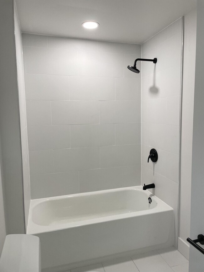 Building Photo - 90 W Meyers Ave