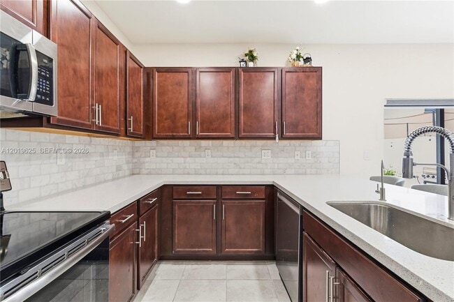 Building Photo - 10560 W 33rd Way