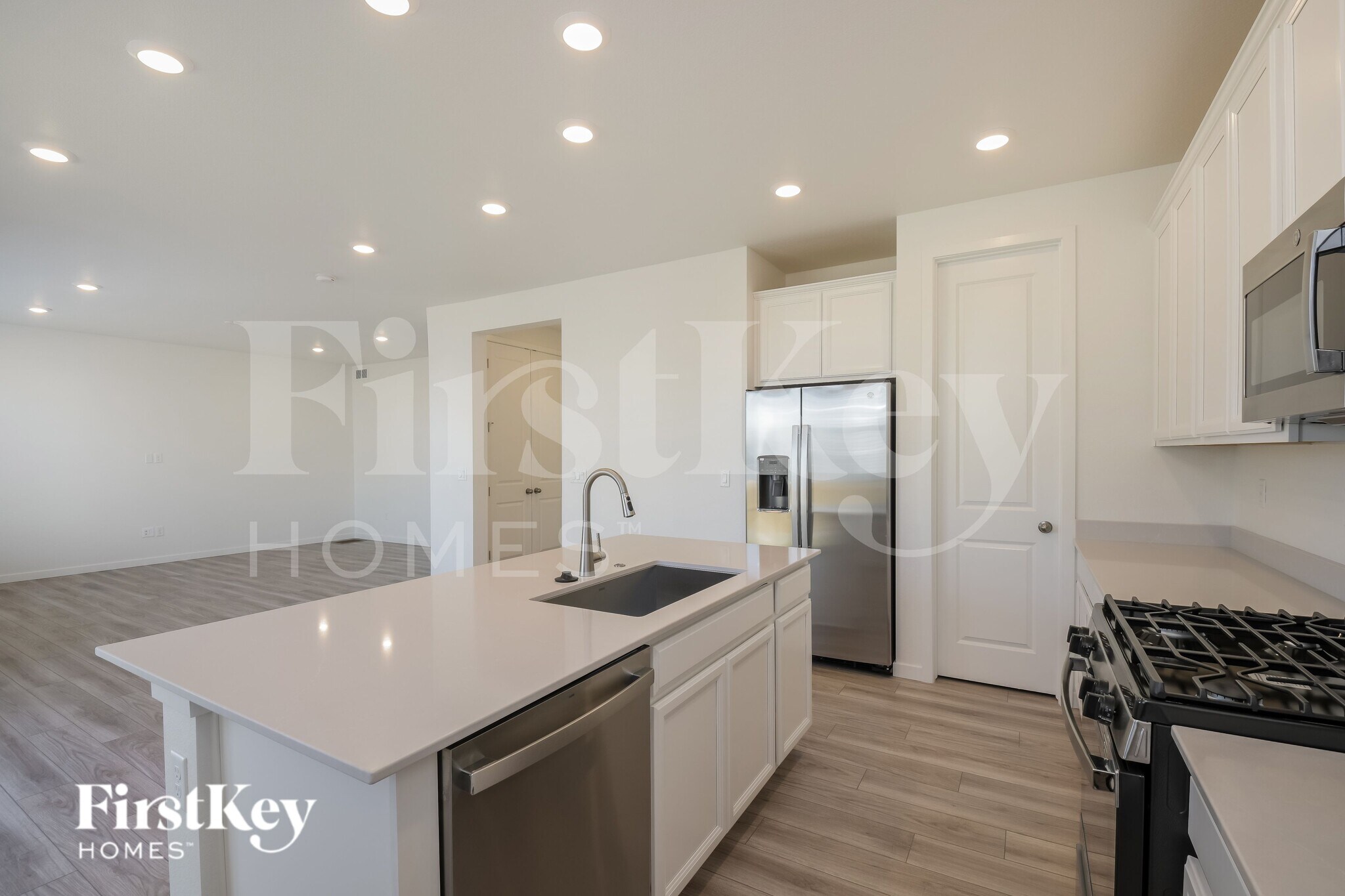 Building Photo - 10995 Uvalda St