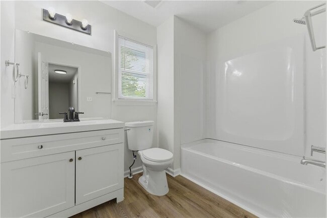 Building Photo - 5081 Hubert Dr