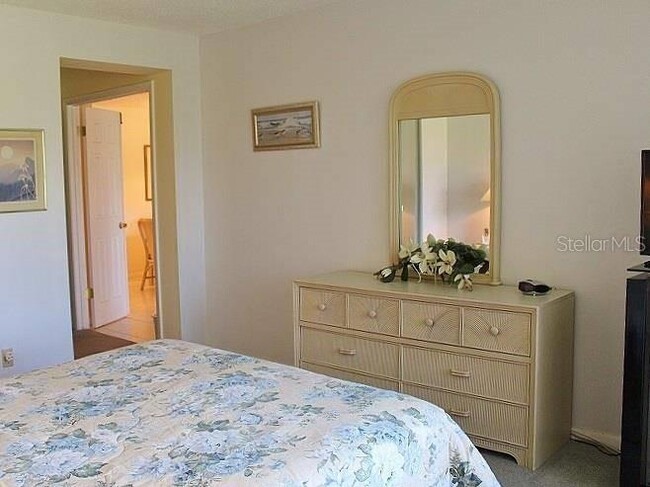 Building Photo - 5900 Bahia Del Mar Cir N