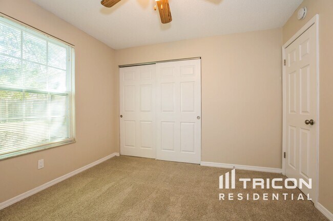 Building Photo - 607 Sweetleaf Dr