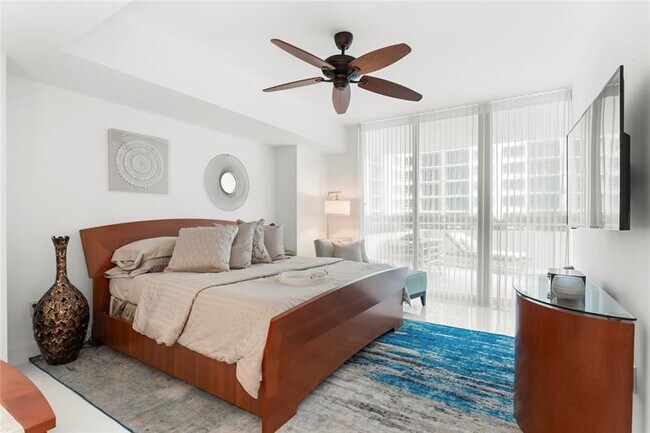 Building Photo - 3535 S Ocean Dr
