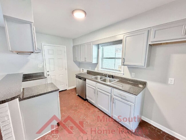 Building Photo - 4403 Jamaica Ave