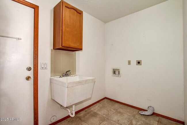 Building Photo - 16815 E Alamosa Ave