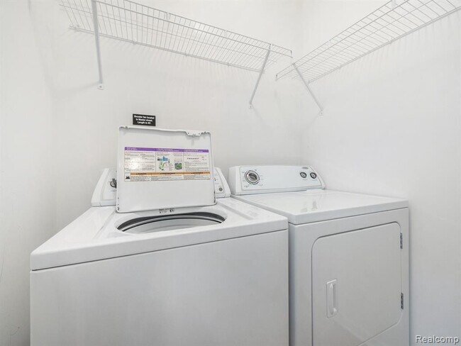 Building Photo - 964 W Summerfield Gln Cir