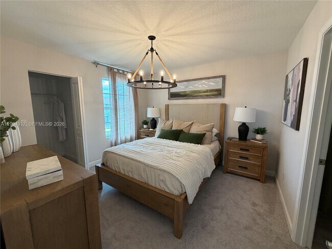 Building Photo - 1694 Hoot Owl Holw