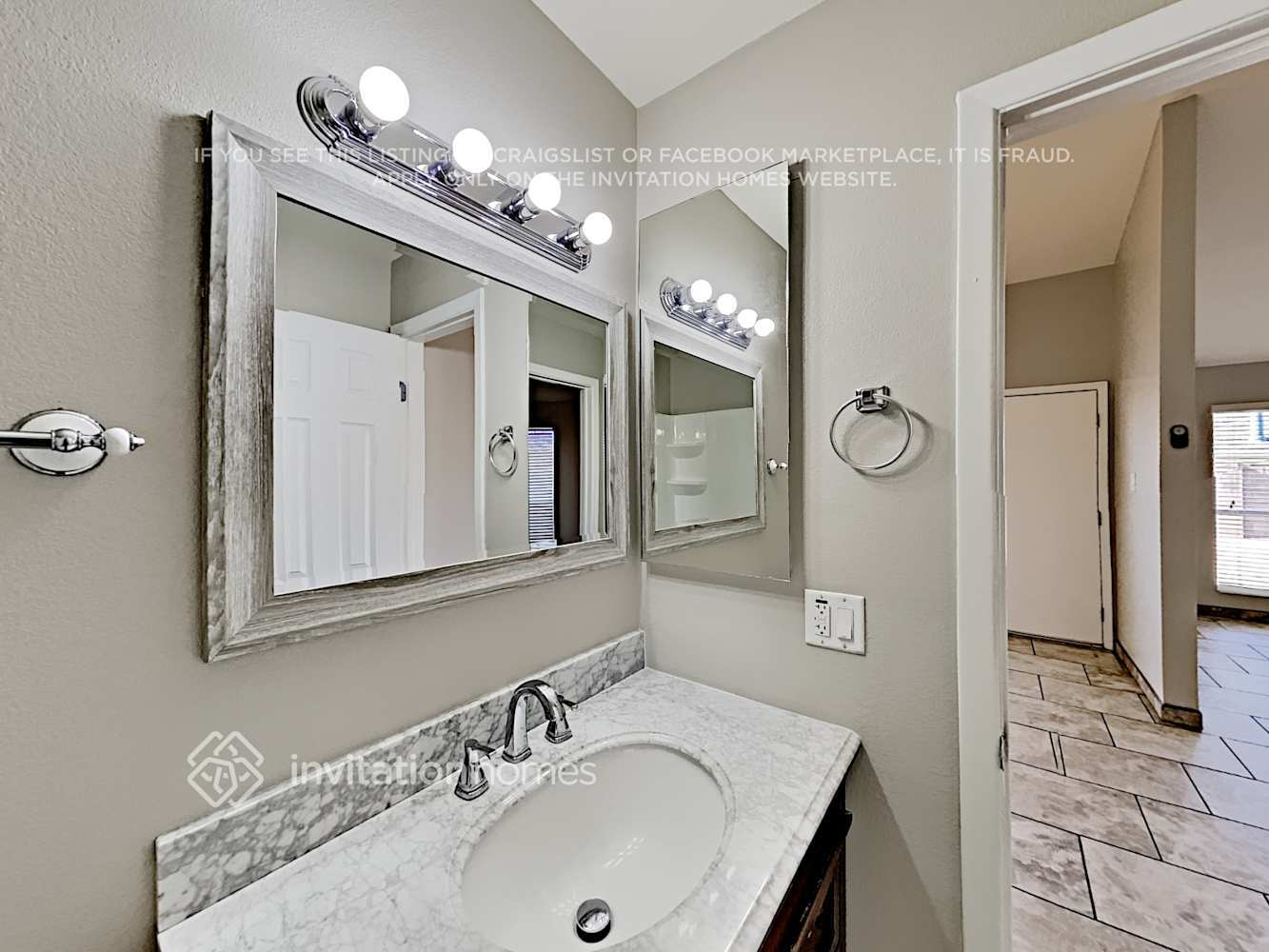 Building Photo - 7141 W Paradise Dr