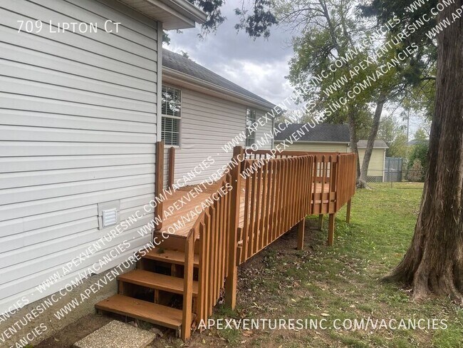 Building Photo - 709 Lipton Ct