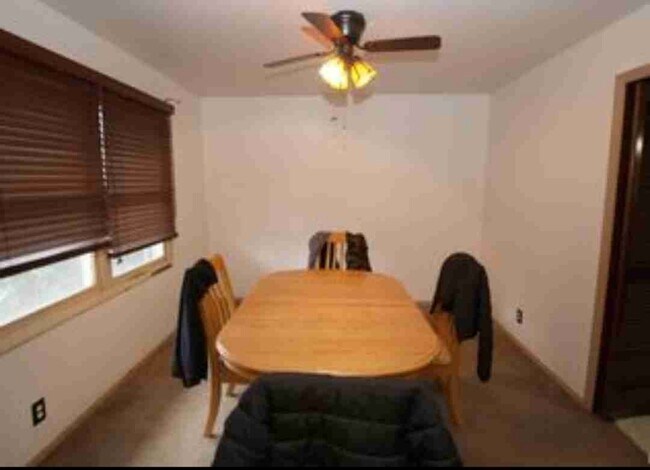 Building Photo - 401 Georgia Pkwy