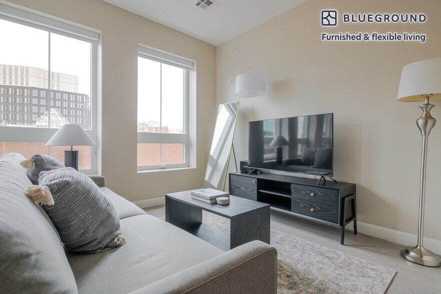 Building Photo - 21 Charles St