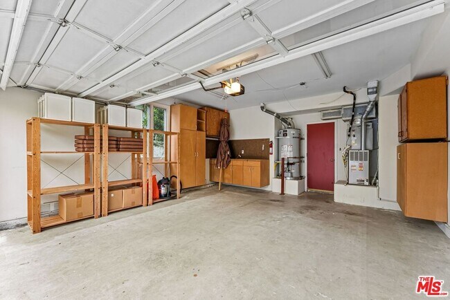 Building Photo - 16015 W Northfield St