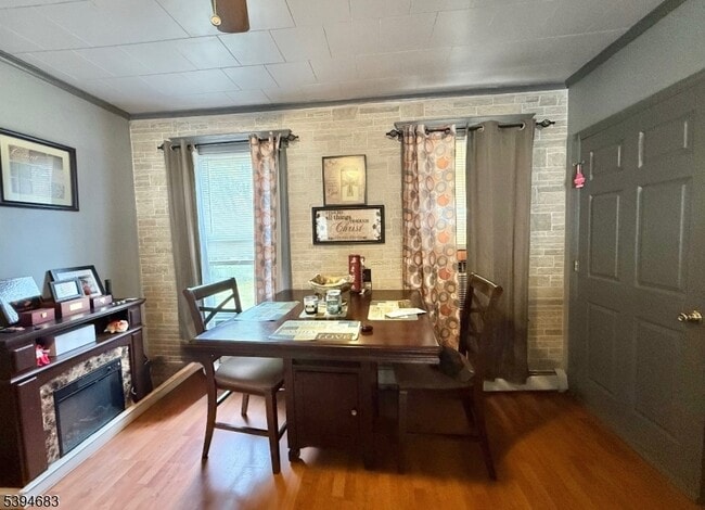 Building Photo - 140 Liberty St