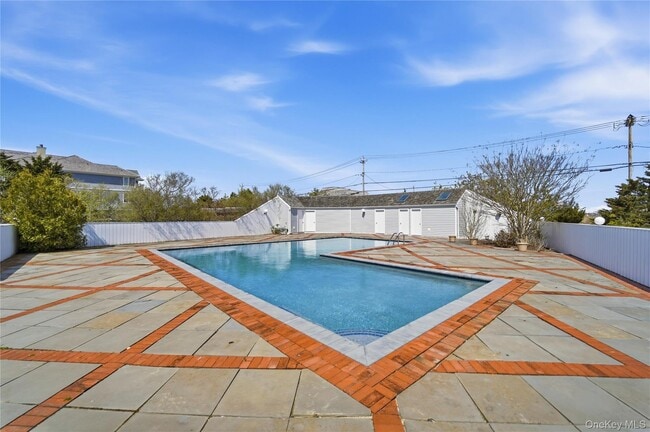 Building Photo - 355 Dune Rd