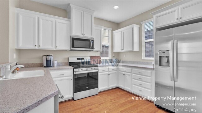 Building Photo - 8406 Oliva Rd