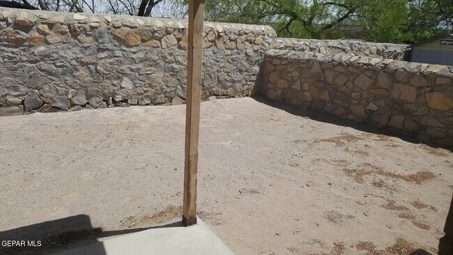 Building Photo - 1388 Trudy Elaine Dr