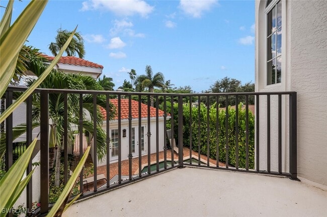 Building Photo - 425 2nd Ave S