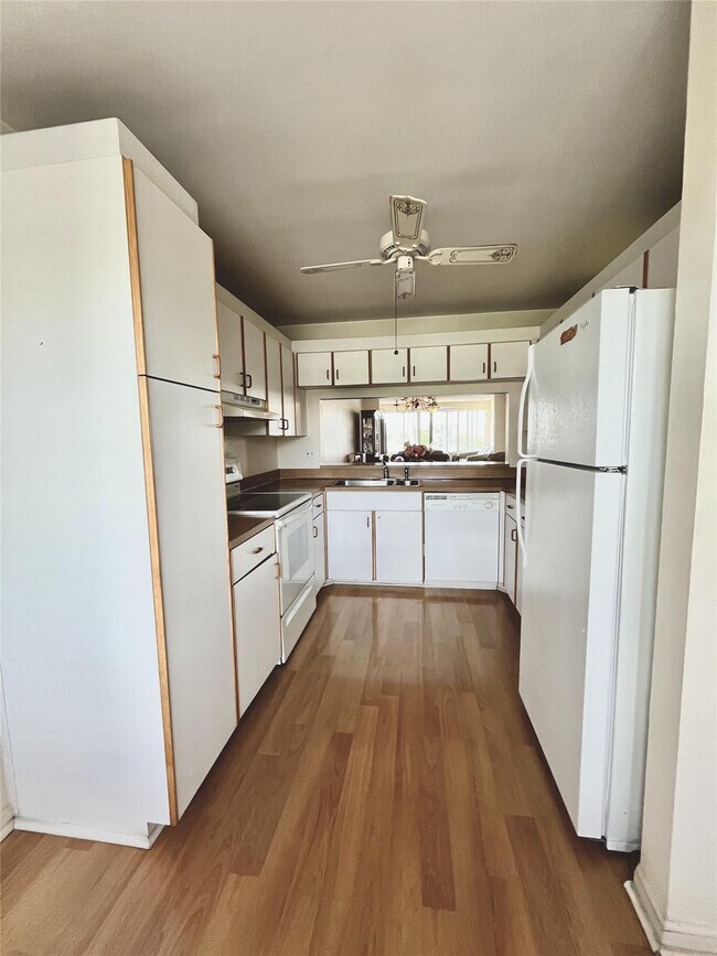 Building Photo - 9691 N Belfort Cir