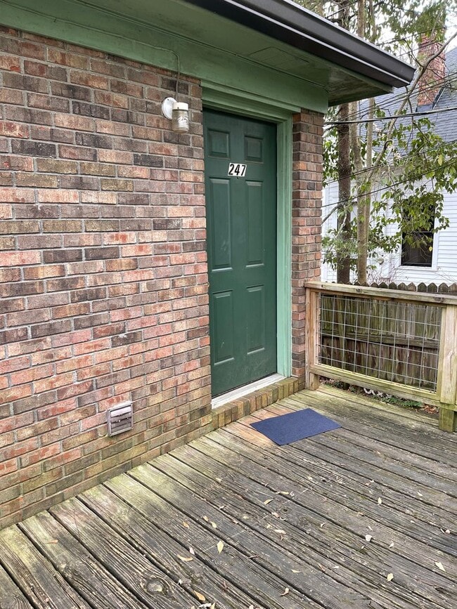 Primary Photo - 2 bed 1 bath duplex on Barber St.