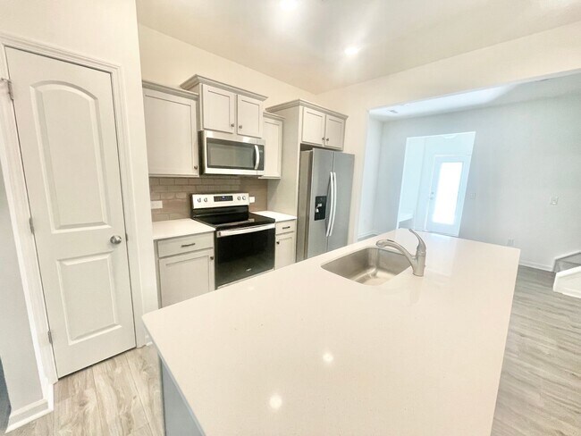 Building Photo - Charming Townhome Community in Mooresville...