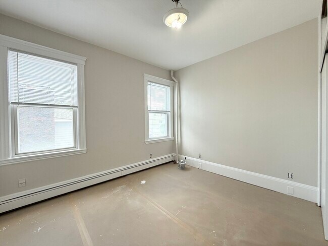 Building Photo - 34 Tapley Ave