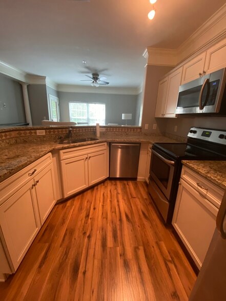 Kitchen - 1523 Telfair Way