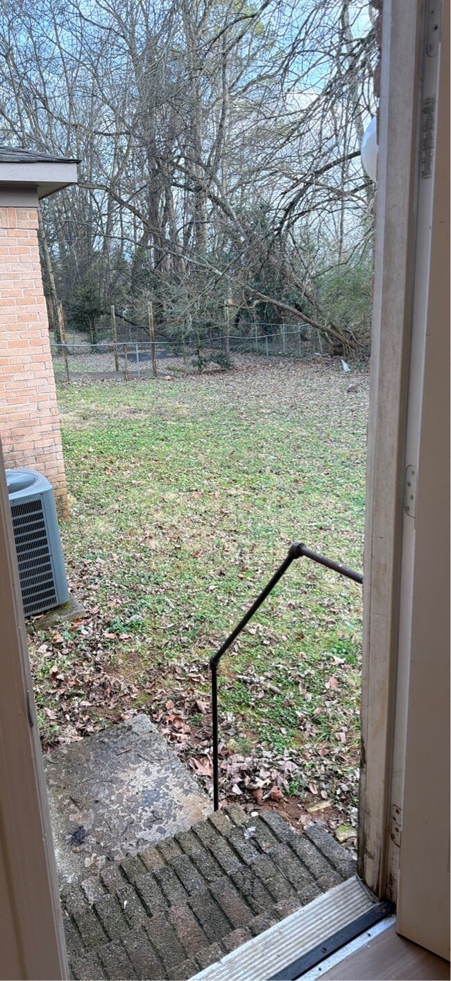 Building Photo - 2721 Clayton Dr NW