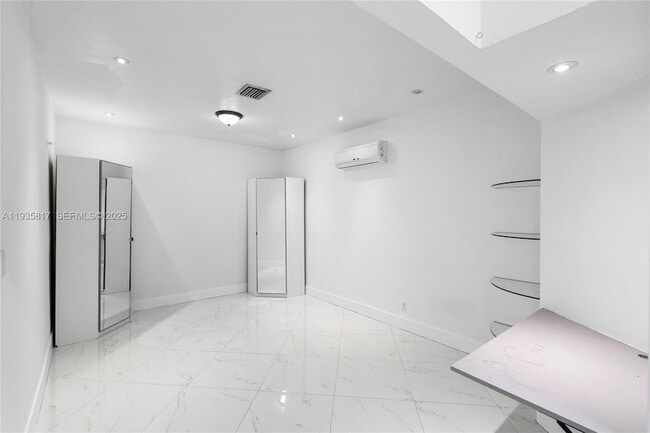 Building Photo - 13611 SW 77th St