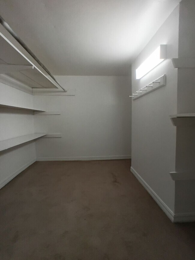 Building Photo - New Remodel- HOLIDAY SPECIAL- FIRST FULL M...