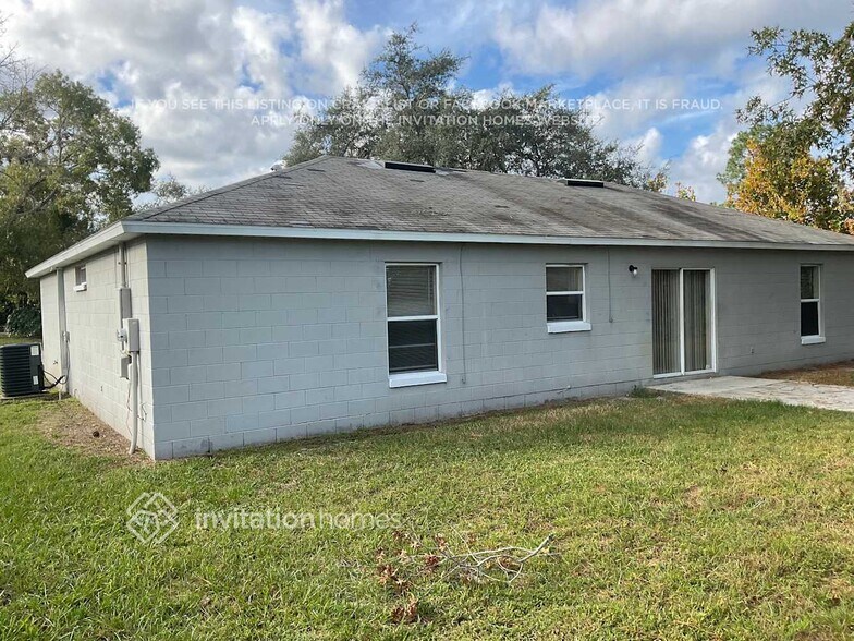 Building Photo - 3133 Blaine Cir