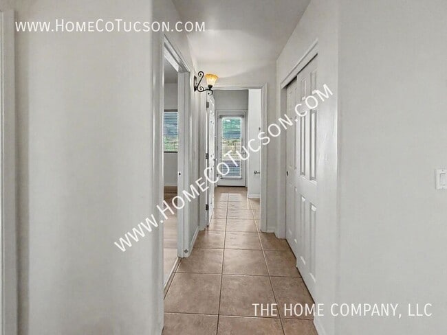 Building Photo - 5544 N Palo Verde Vista Pl