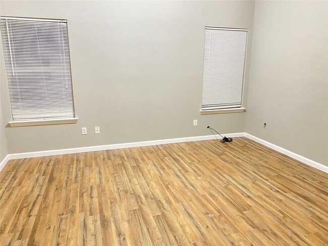 Building Photo - 7306 Dartmouth Dr