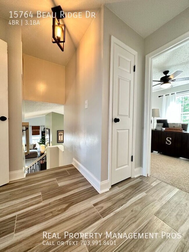 Building Photo - 15764 Beau Ridge Dr