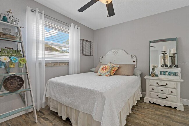 Building Photo - 808 Rustic Oaks Dr