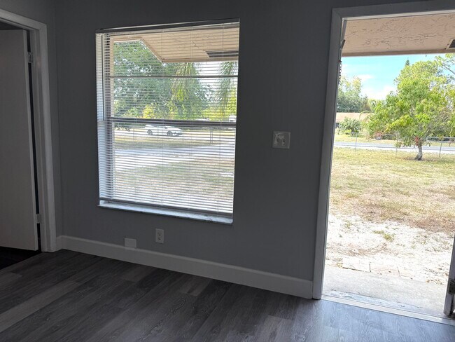 Building Photo - 16394 Pimlico Dr E