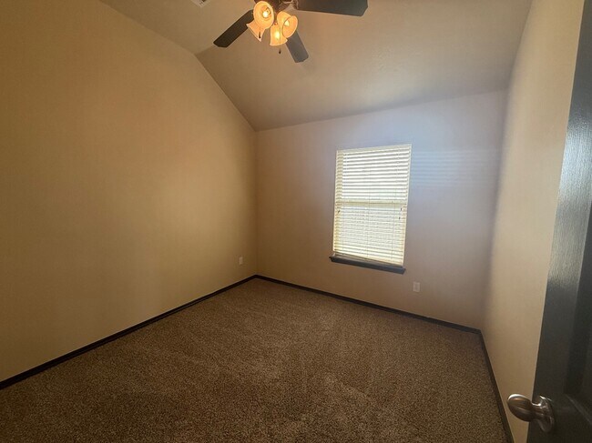 Building Photo - 19132 Cottonwood Ct