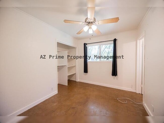Building Photo - 351 E Encanto Dr
