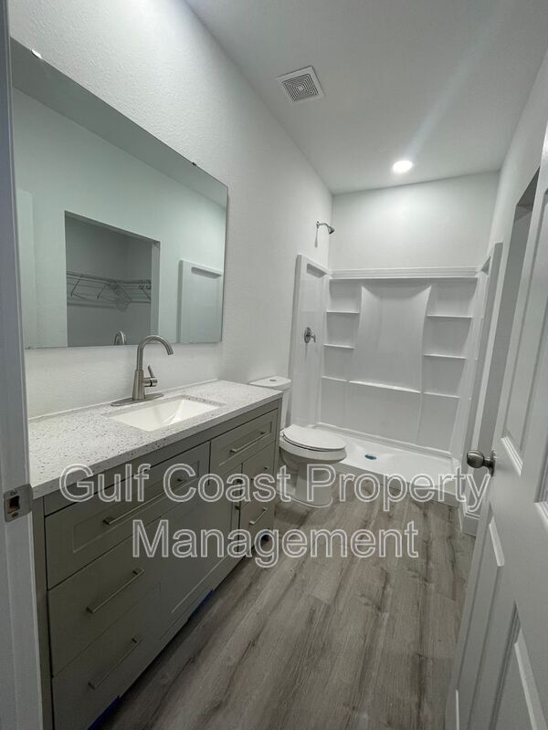 Building Photo - 136 Viewpoint Dr