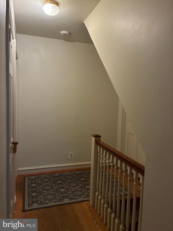 Building Photo - 207 Edgehill Rd