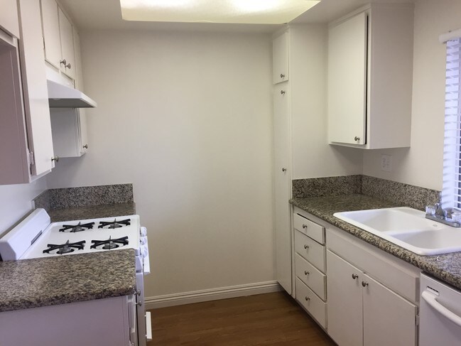 Building Photo - 4507 Spencer St