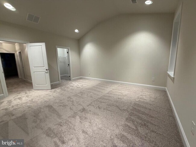 Building Photo - 433 Reagans Ln