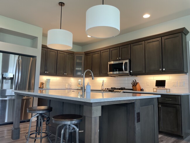 Building Photo - 708 Gingergrass Way