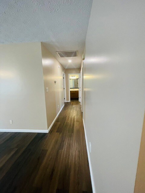 Building Photo - 203 Devonshire Dr